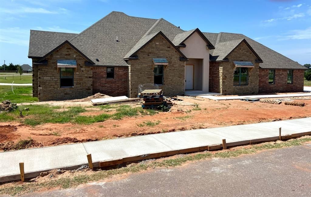 1459 S Violet Drive. Mustang, OK 73064