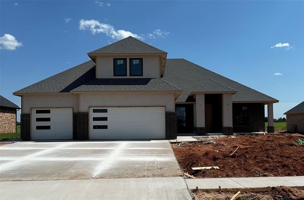 2226 W Cole Drive. Mustang, OK 73064