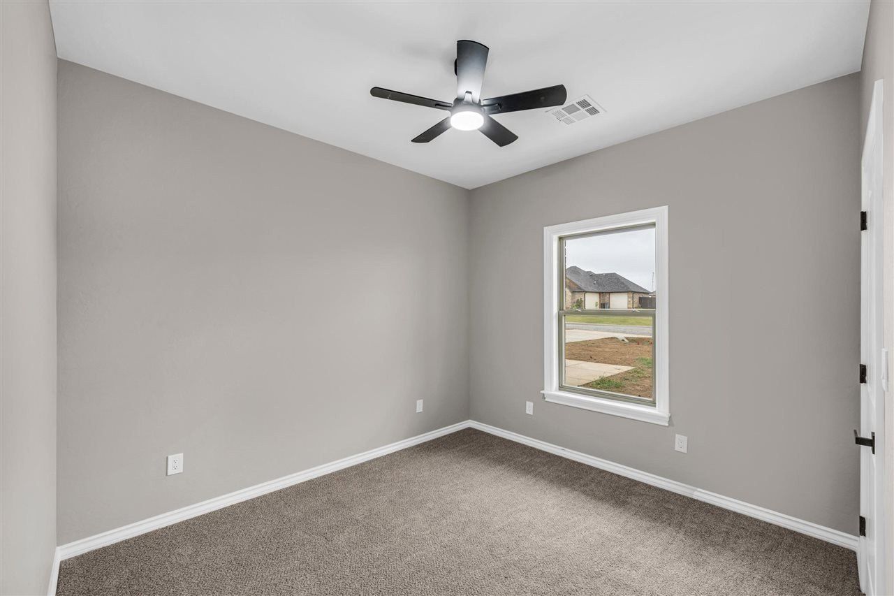 4297 Peak Ln. Elgin, OK 73538
