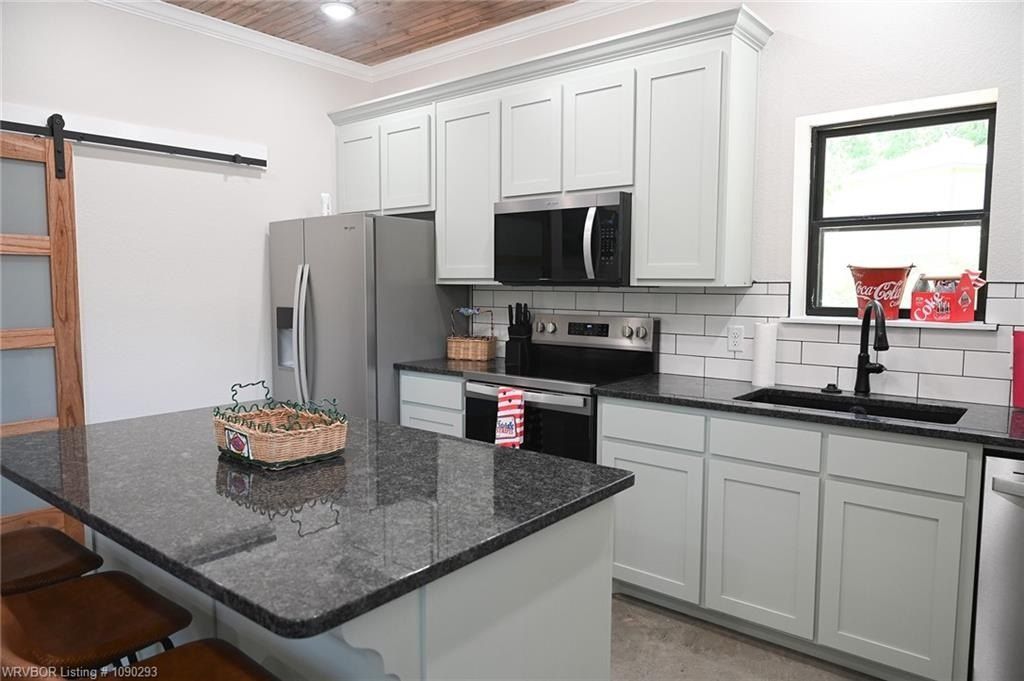 18560 W Woodhaven Dr. Cookson, OK 74427