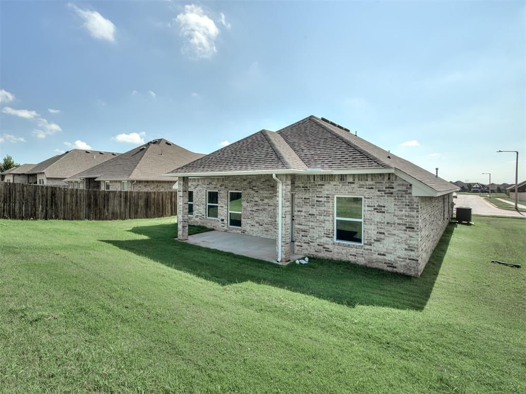 4817 Misty Wood Lane. Mustang, OK 73064