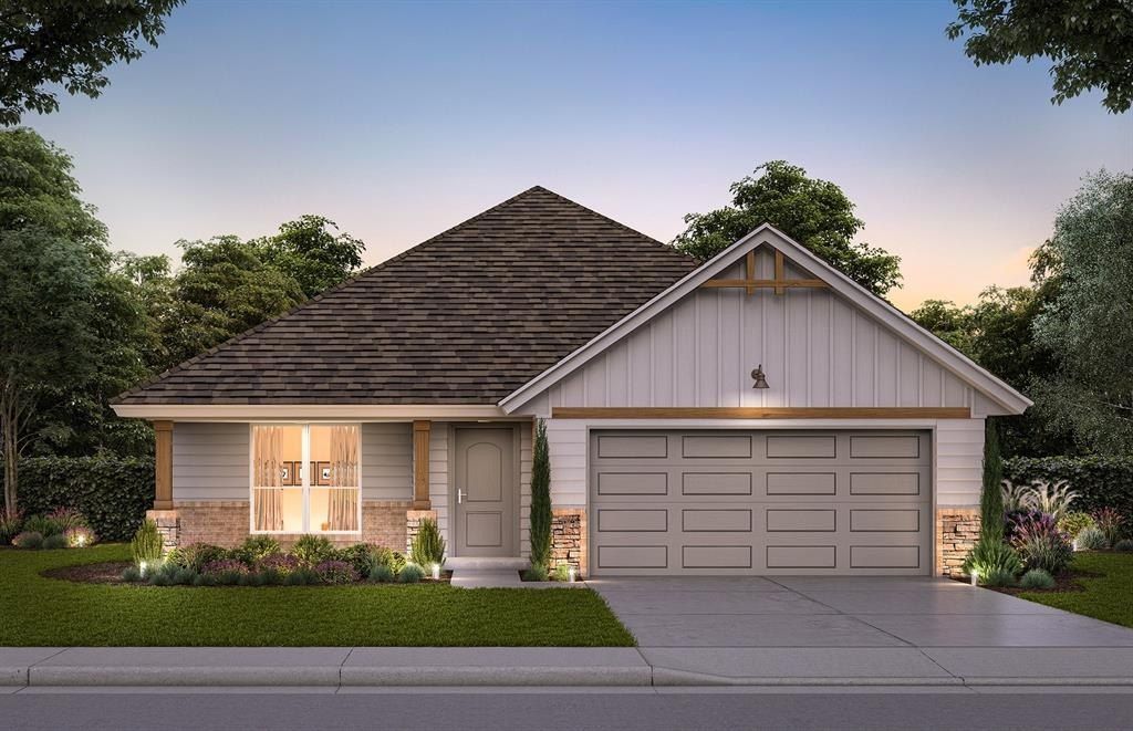 1316 Colonial Avenue. Tuttle, OK 73089