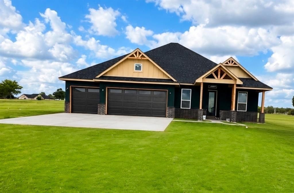 2442 Sierra Circle. Blanchard, OK 73010