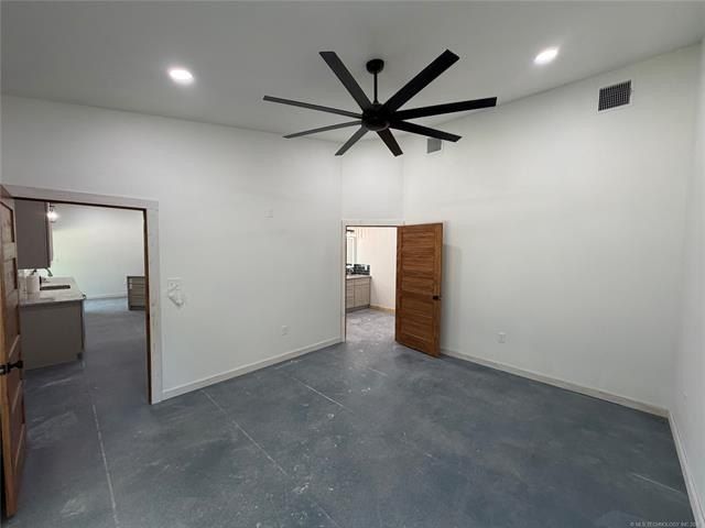 11358 E Little Road. Kingston, OK 73439