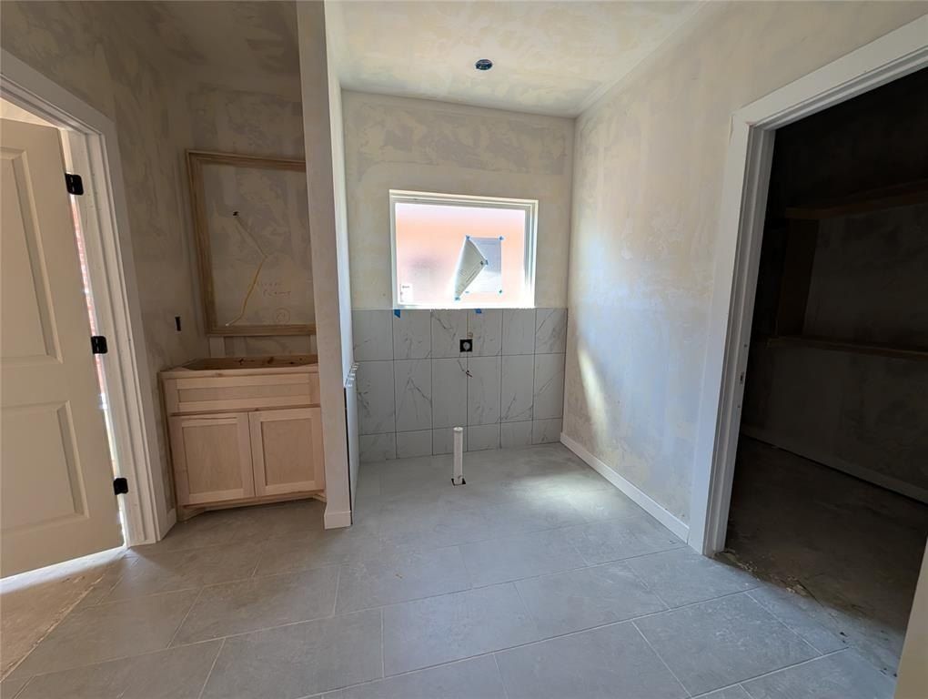 4905 Limestone Drive. Oklahoma City, OK 73179