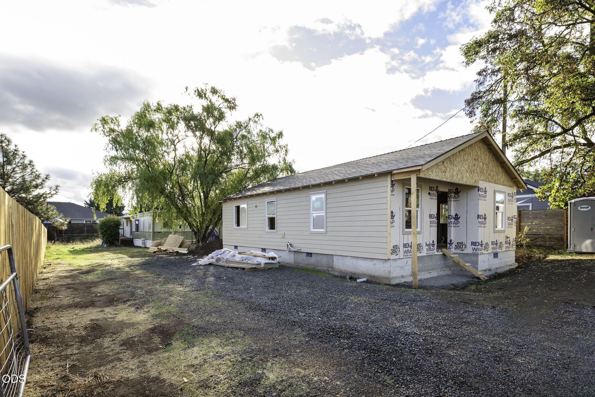 1295 Thomas Road. Medford, OR 97501