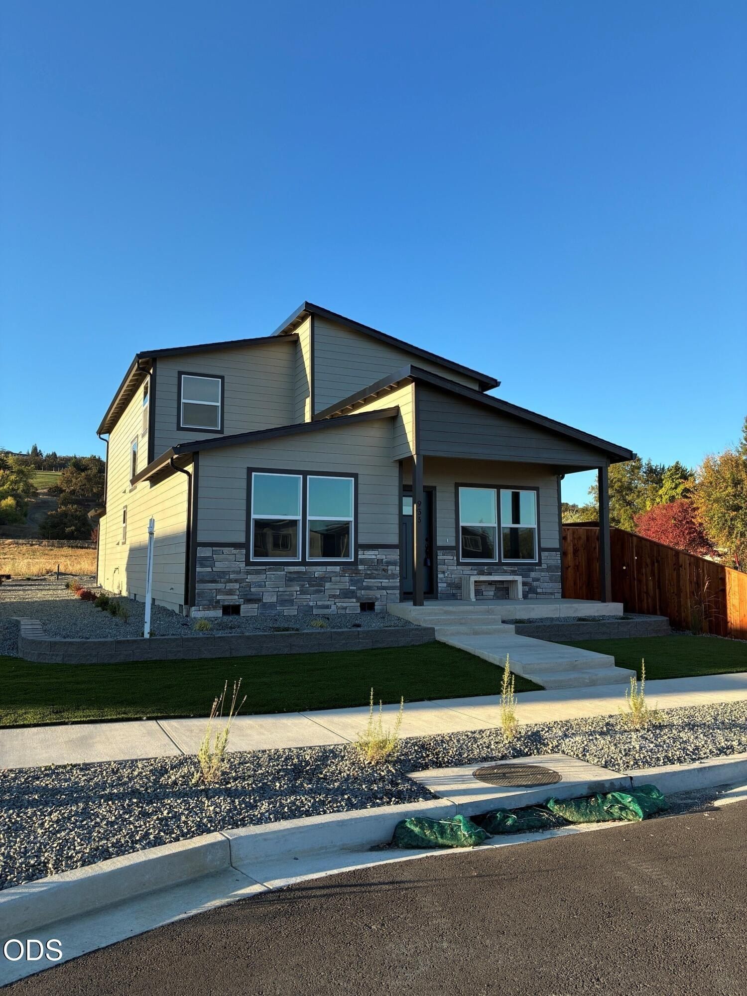 953 Honey Bee Street. Medford, OR 97501