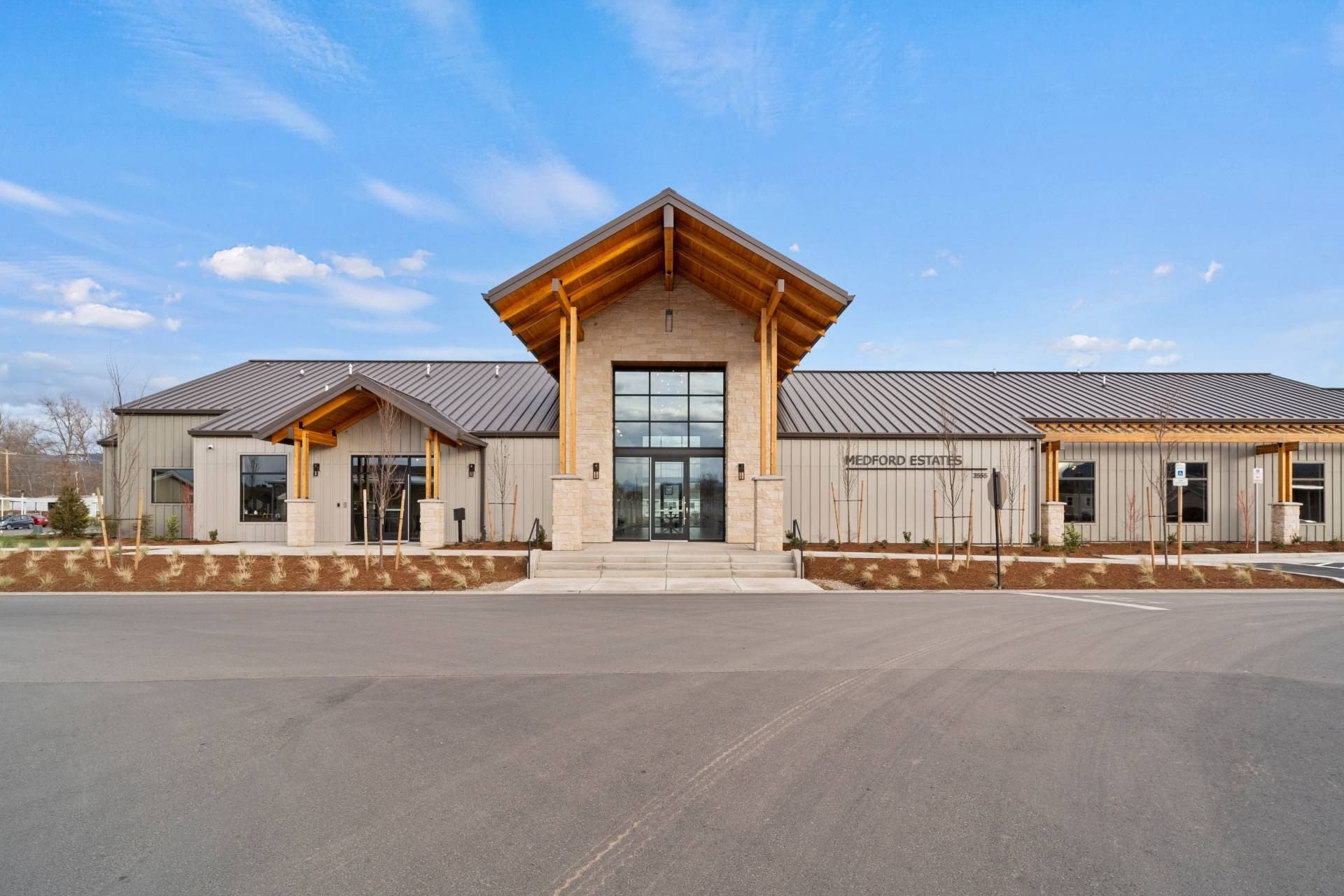 3555 S Pacific Hwy. Medford, OR 97501