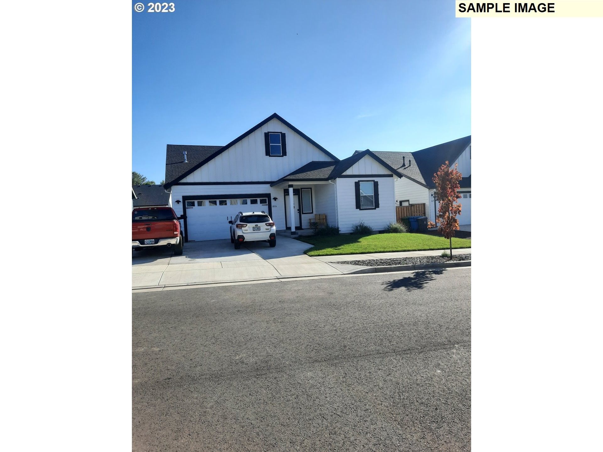 911 Oakleaf Way. Silverton, OR 97381