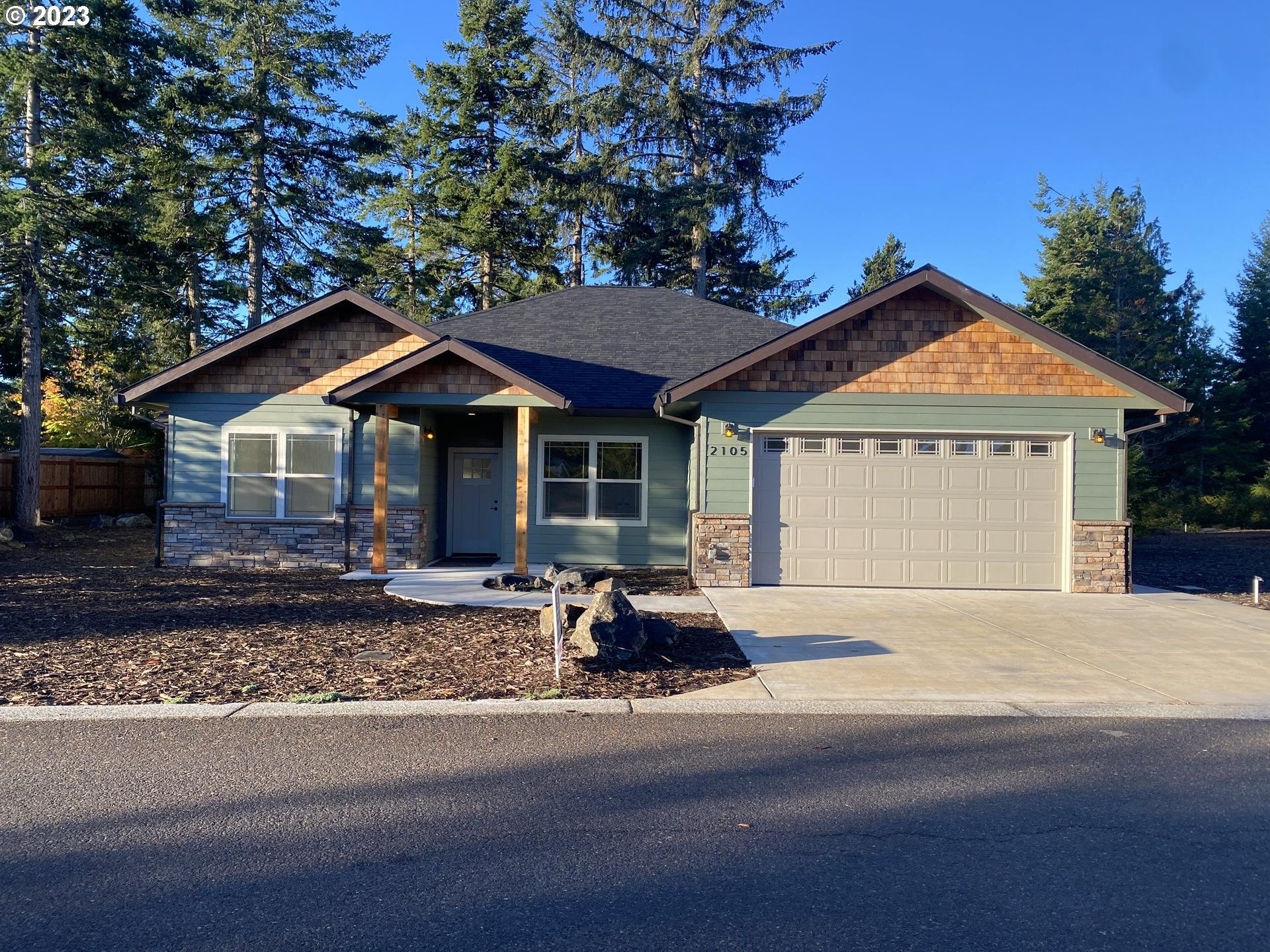 2105 Willow Loop. Florence, OR 97439