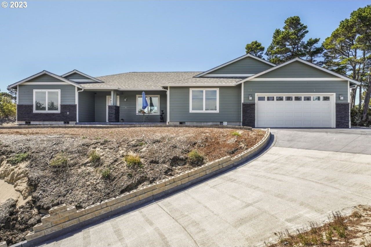 13 White Tail Ct. Florence, OR 97439