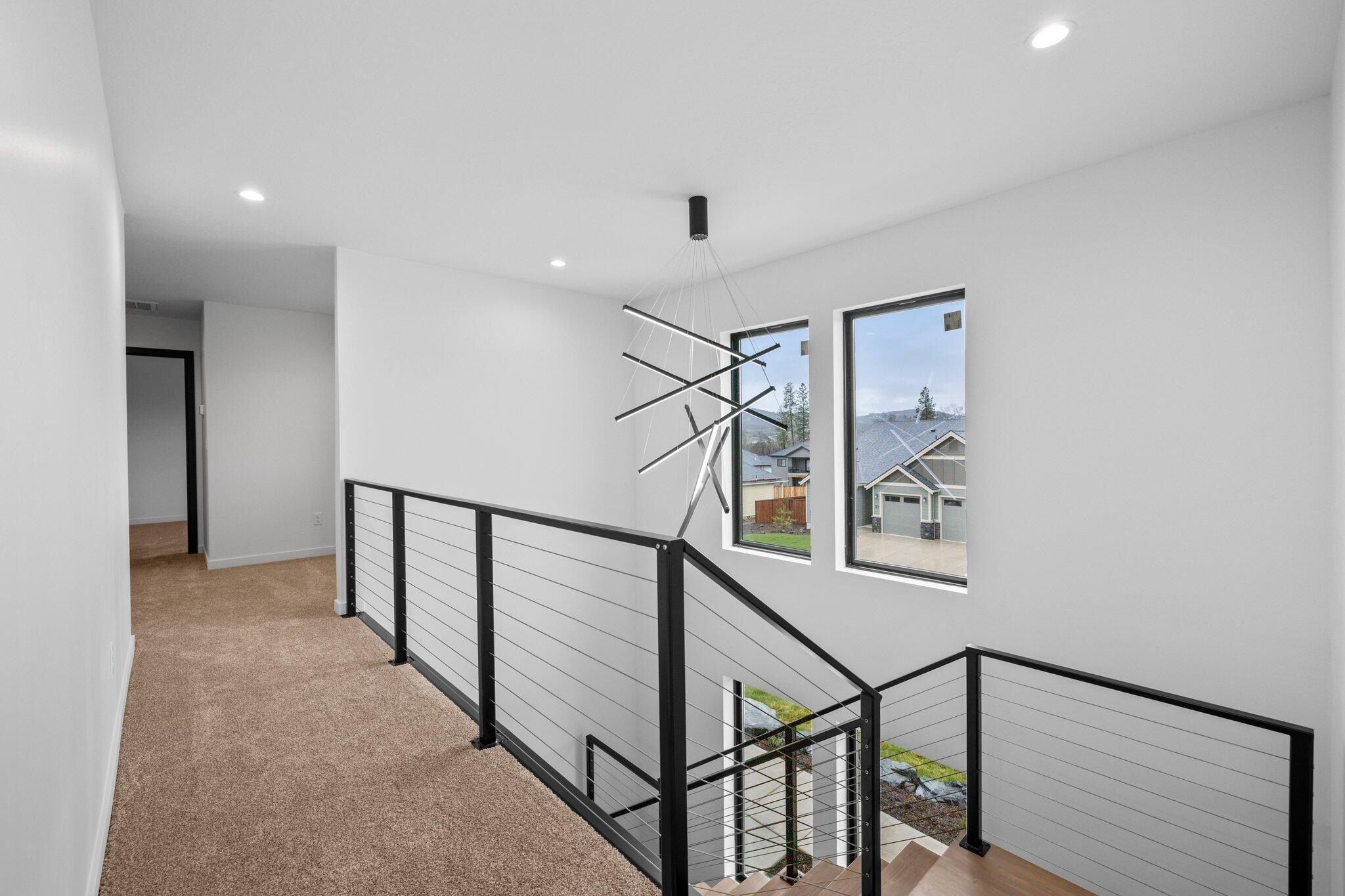 52 Woodlands Drive. Eagle Point, OR 97524
