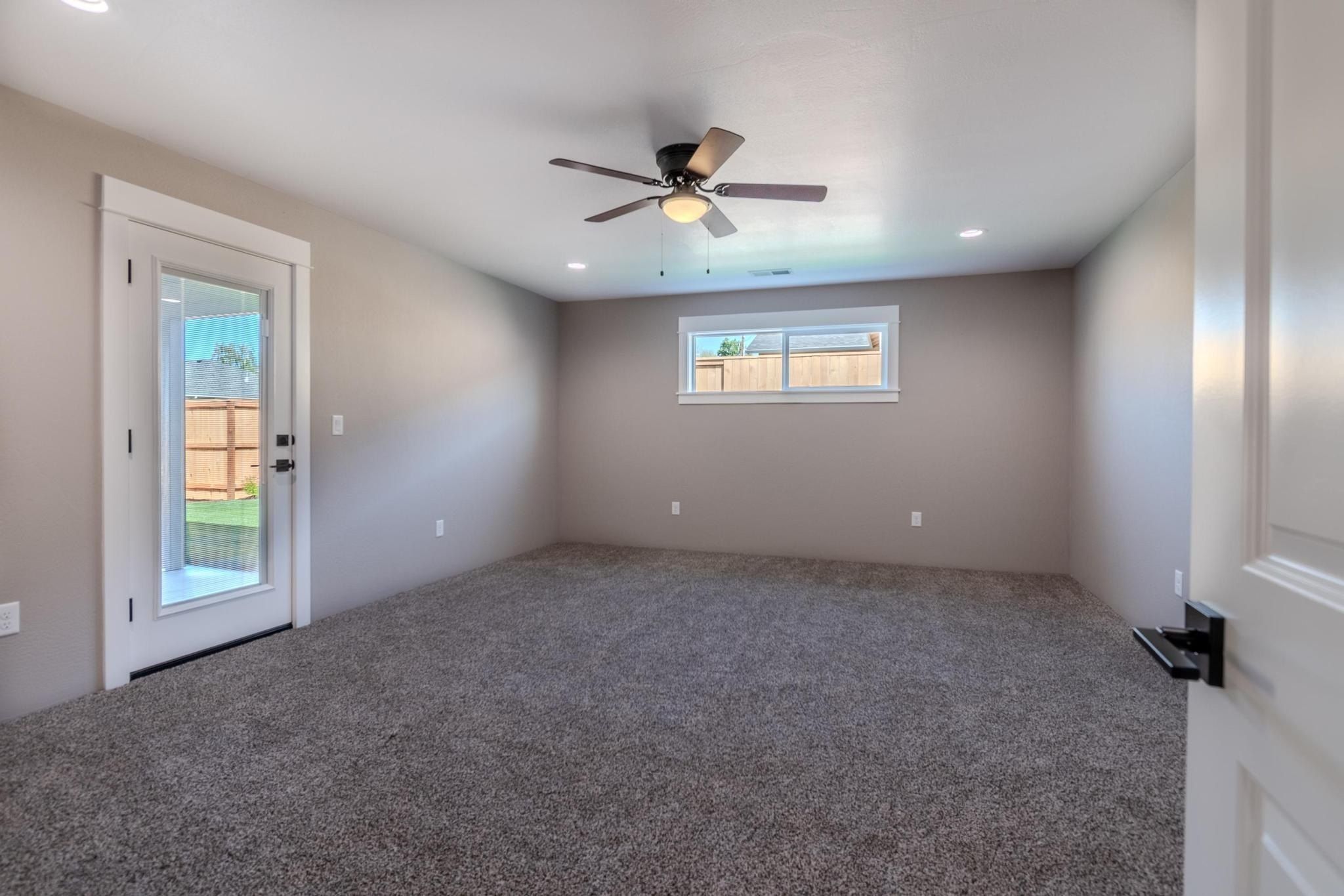 1741 Hondeleau Drive. Medford, OR 97504