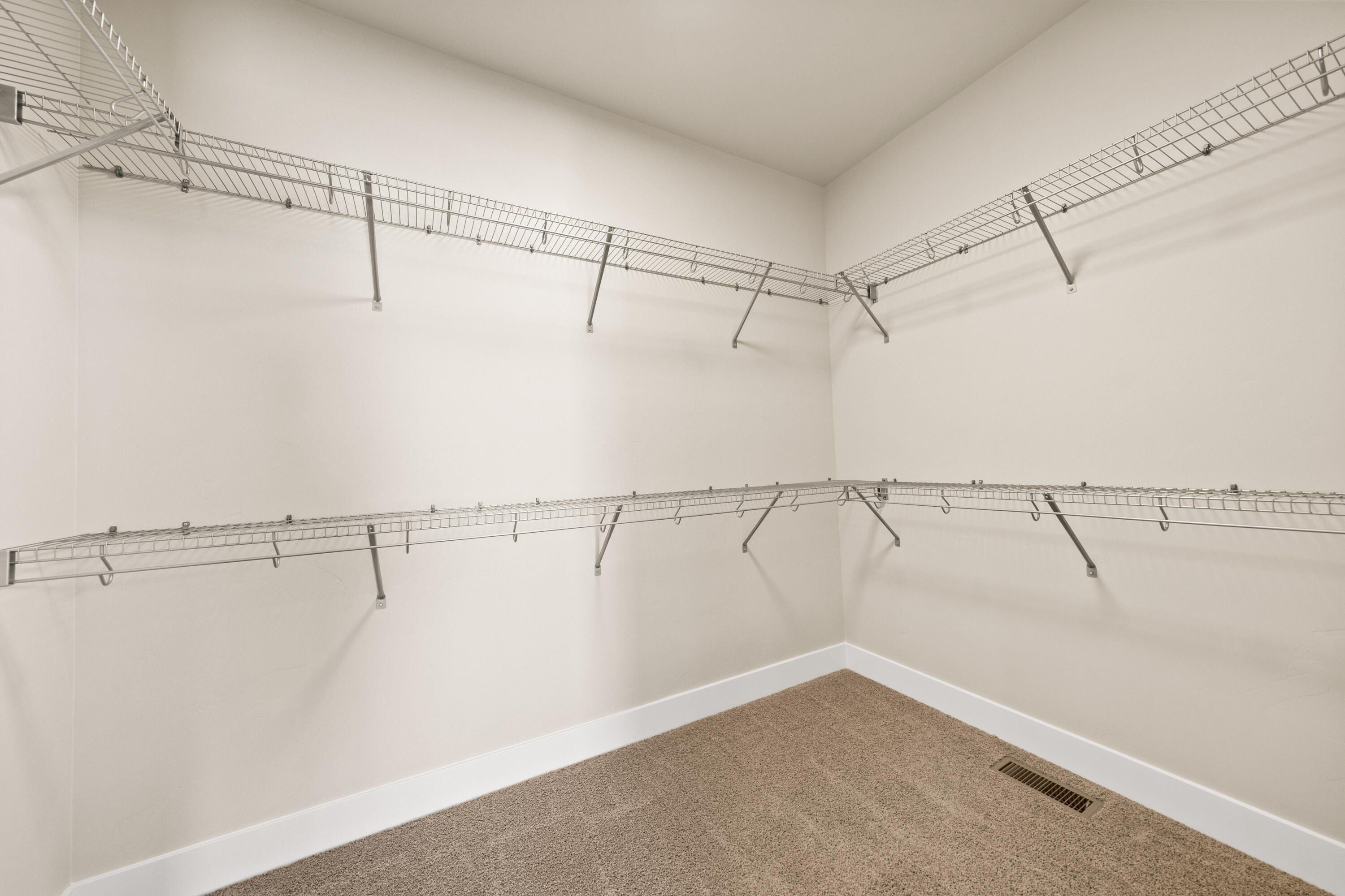 2528 Nw Redwood Circle. Redmond, OR 97756