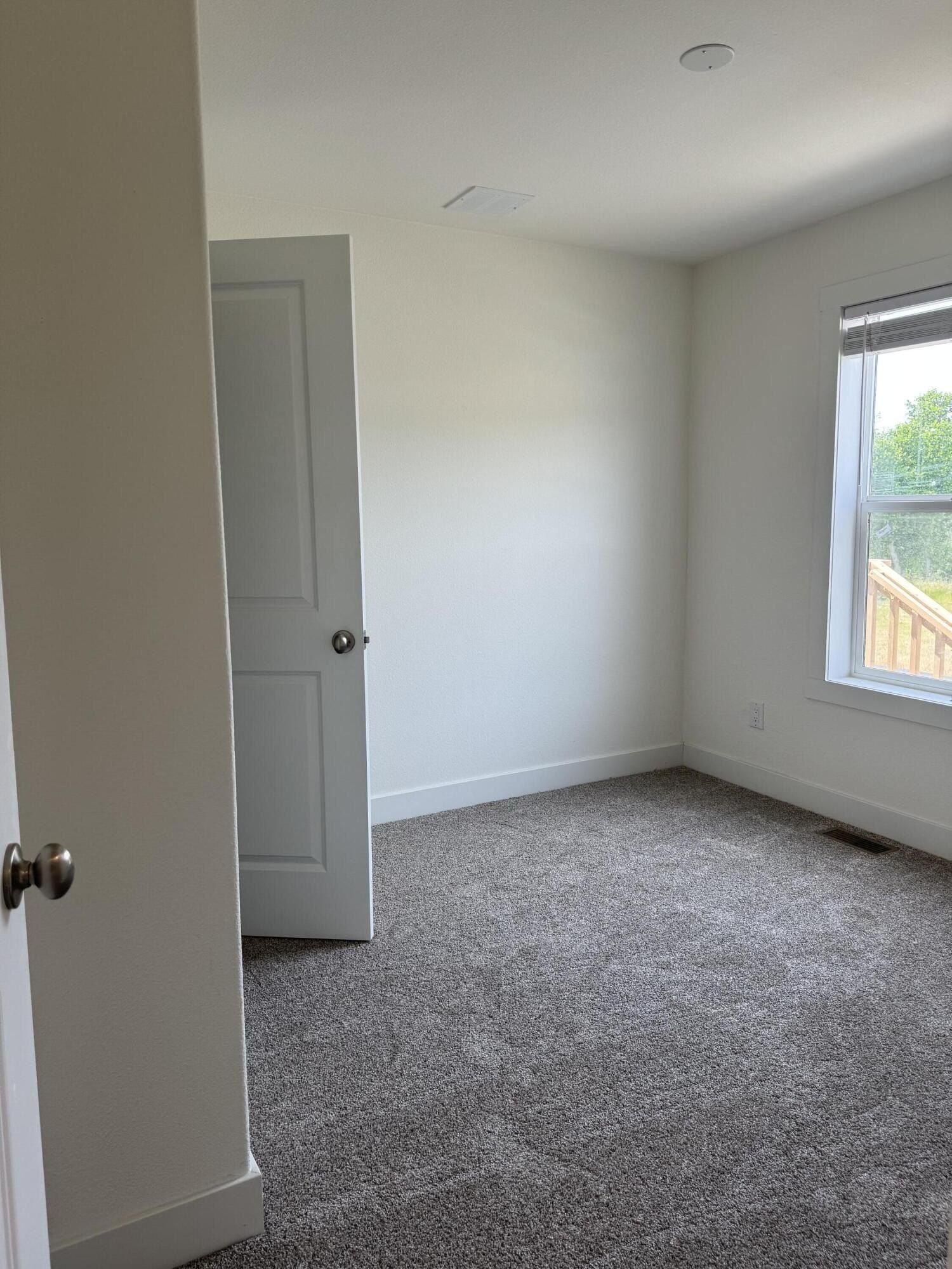 1 Corral Lane. Ashland, OR 97520
