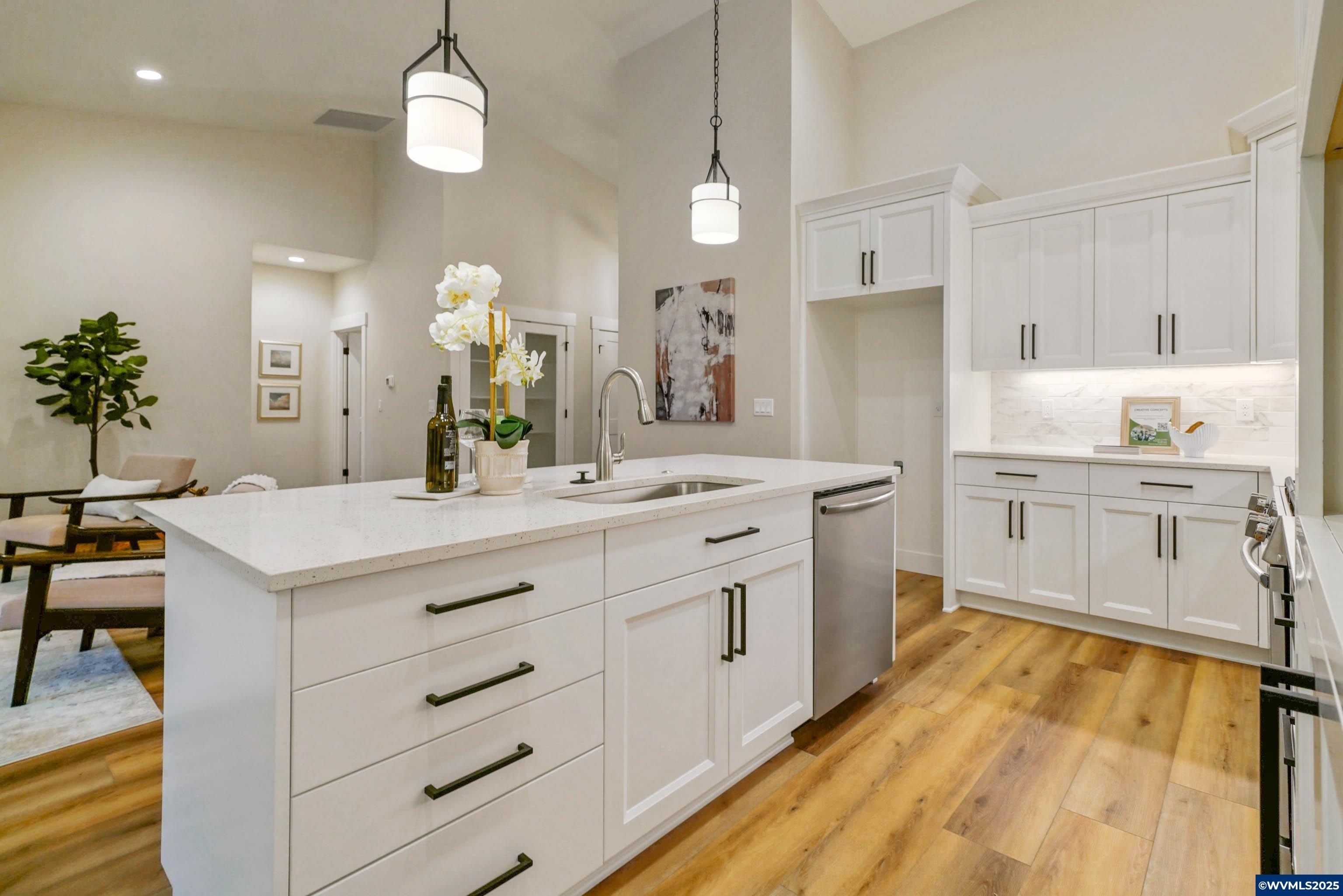 6699 Naomi Danielle St Se. Salem, OR 97306