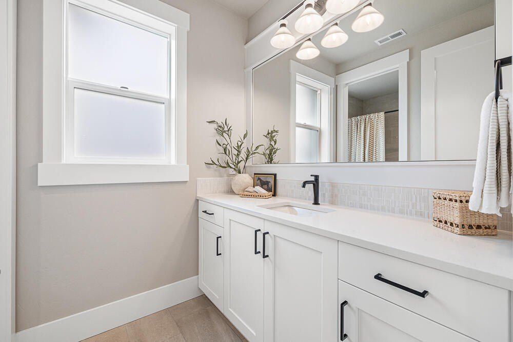 1367 Nw Ochoa Drive. Bend, OR 97703