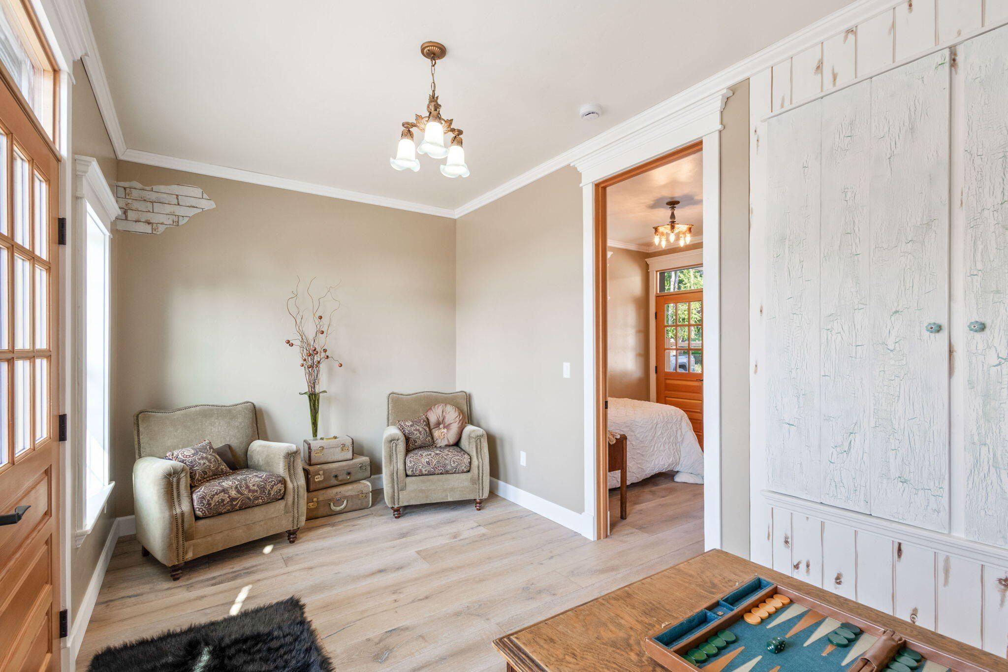 733 Ne 3Rd Street. Prineville, OR 97754