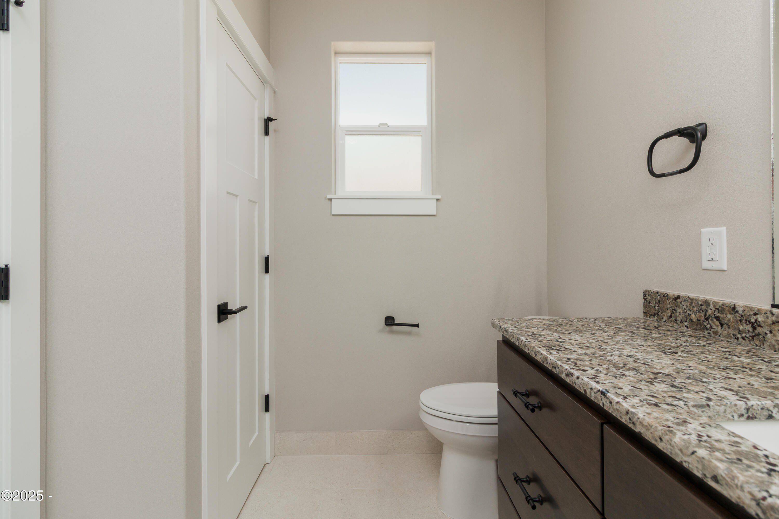 5202 Ne 51St Loop. Lincoln City, OR 97367