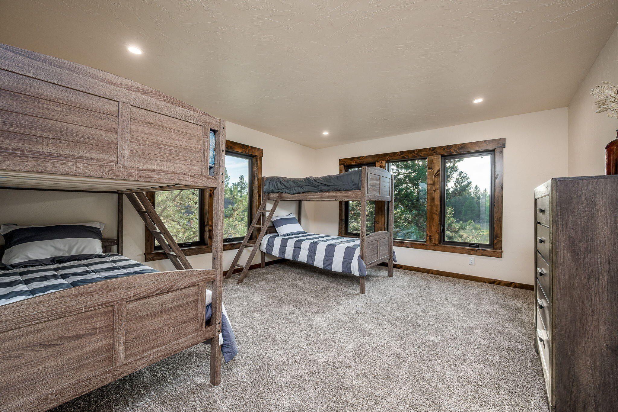 56673 Glowstone Loop. Bend, OR 97707