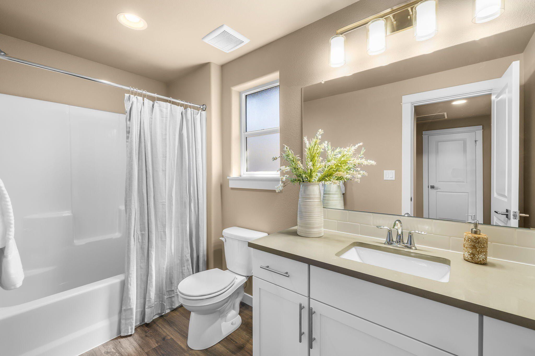 3434 Nw 7Th Street. Redmond, OR 97756