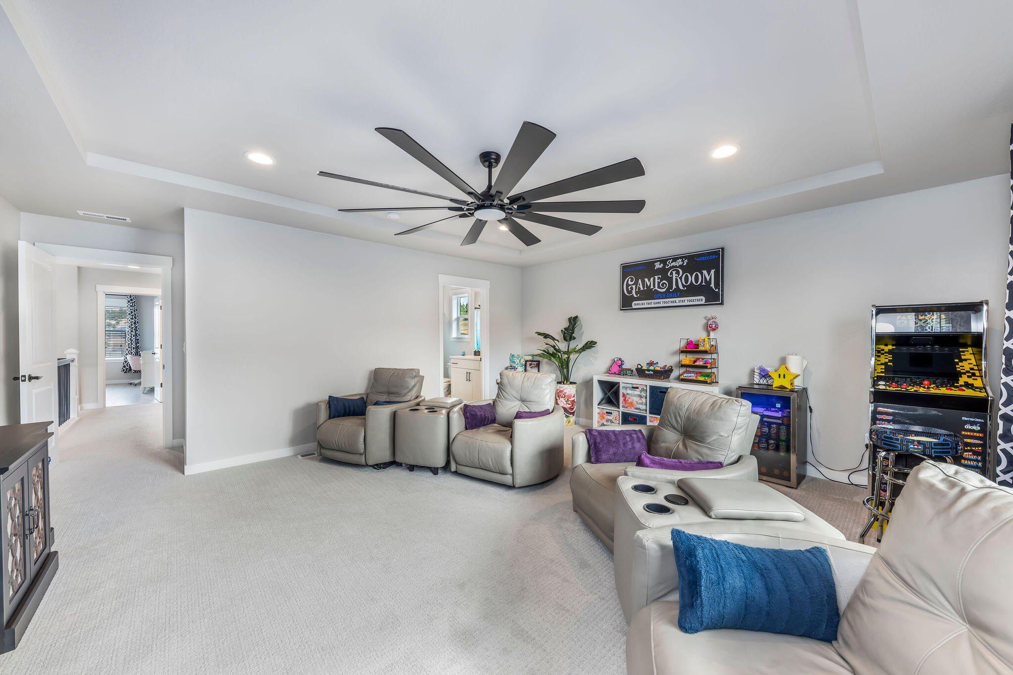 1226 Stonegate Drive. Eagle Point, OR 97524