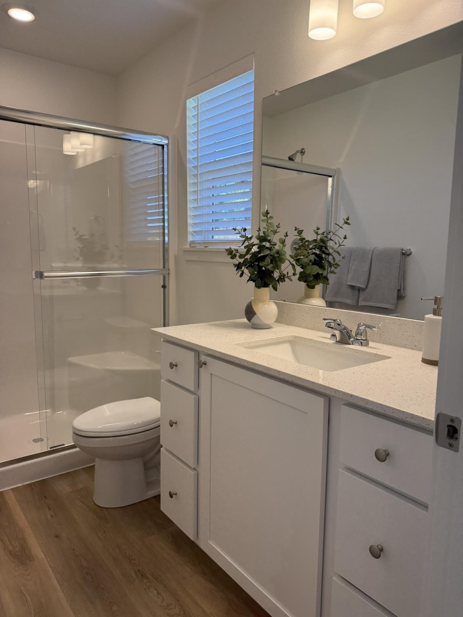 702 Ne Rickenbacker Road. Madras, OR 97741