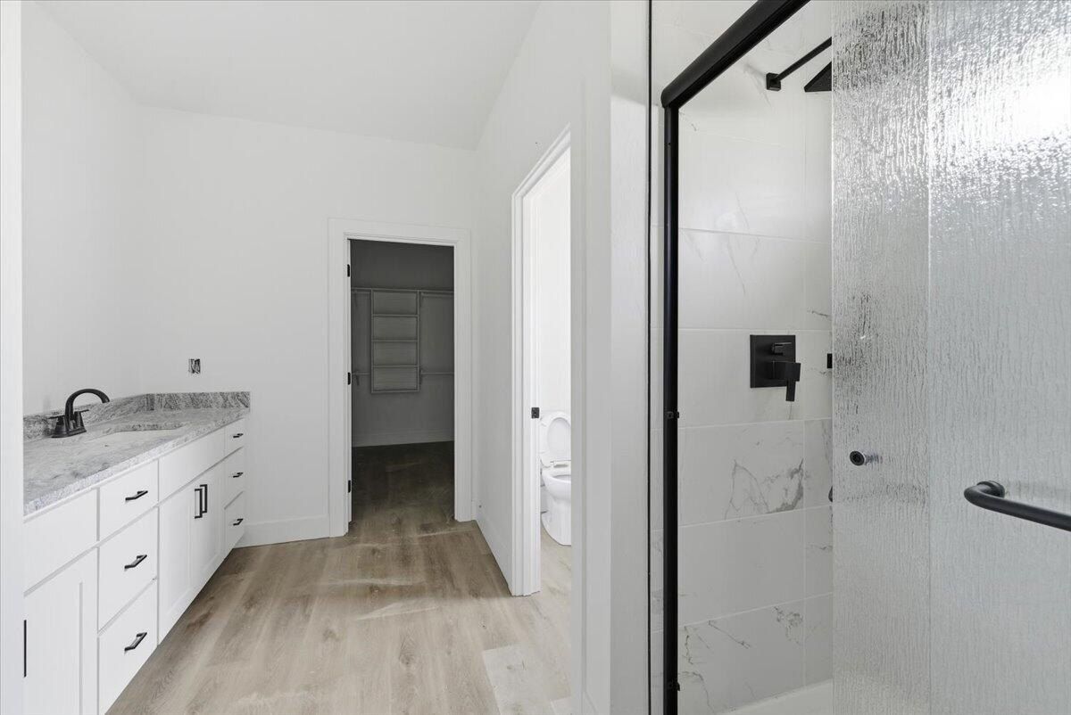 465 Arnos Street. Talent, OR 97540