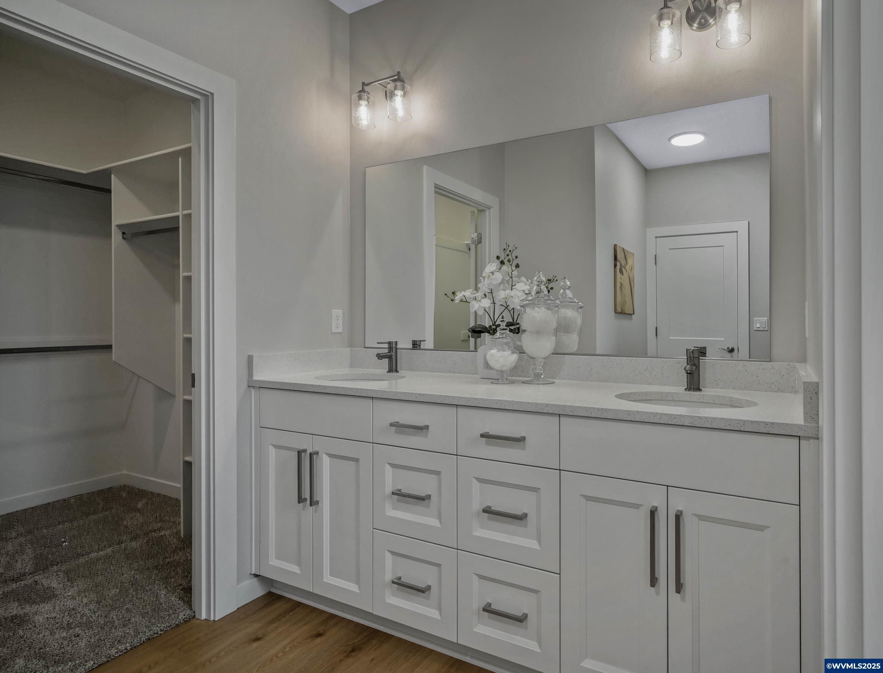 725 Jordan Elizabeth Av Se. Salem, OR 97306