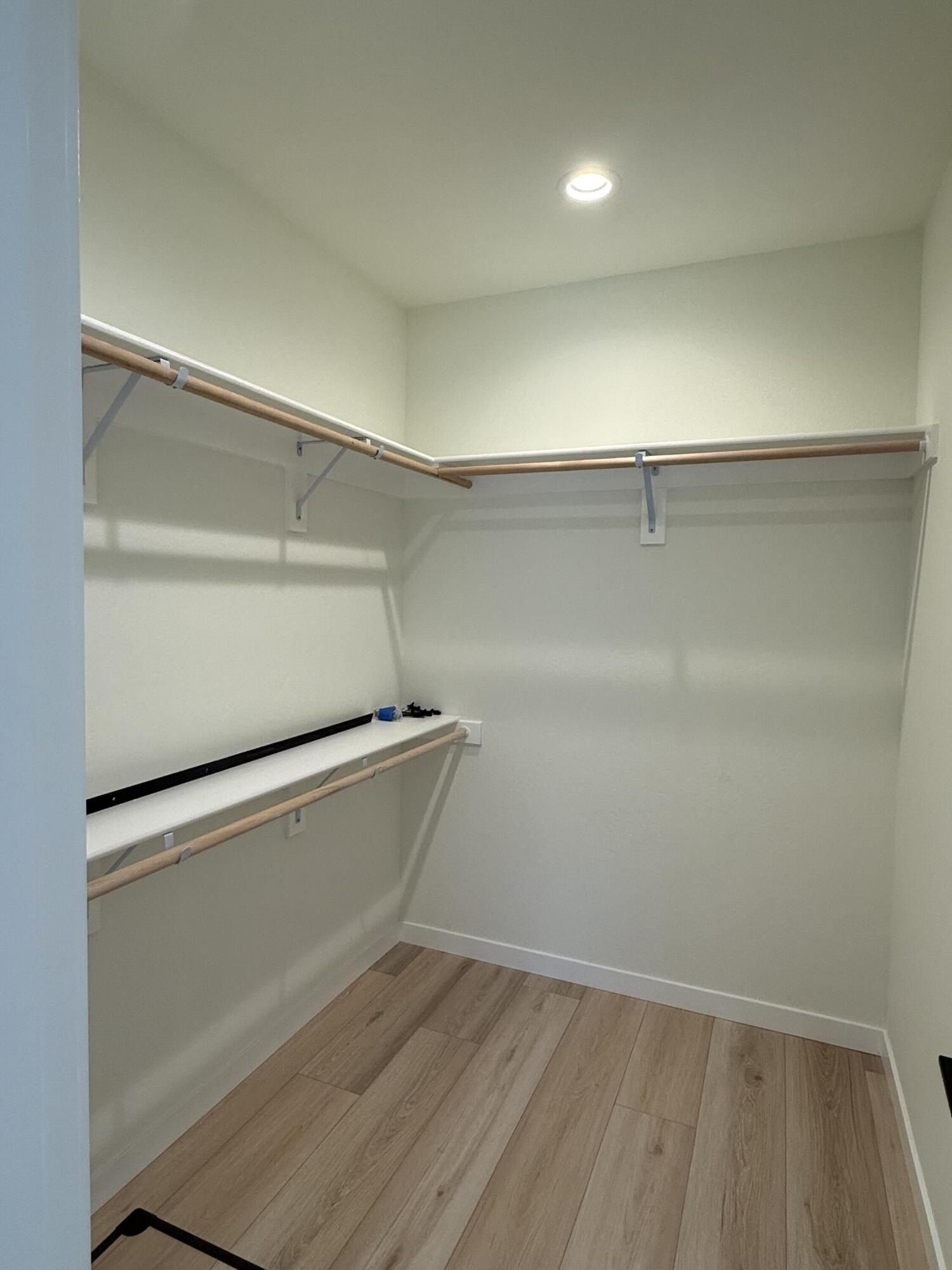 337 Quail Circle. Talent, OR 97540