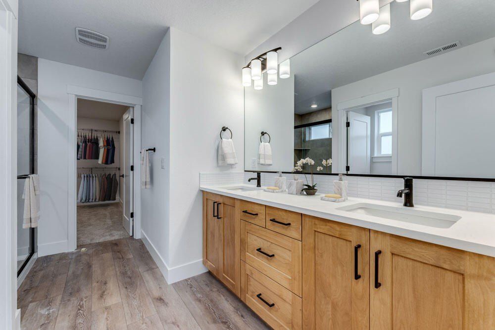 21451 Ne Hayloft Place. Bend, OR 97701