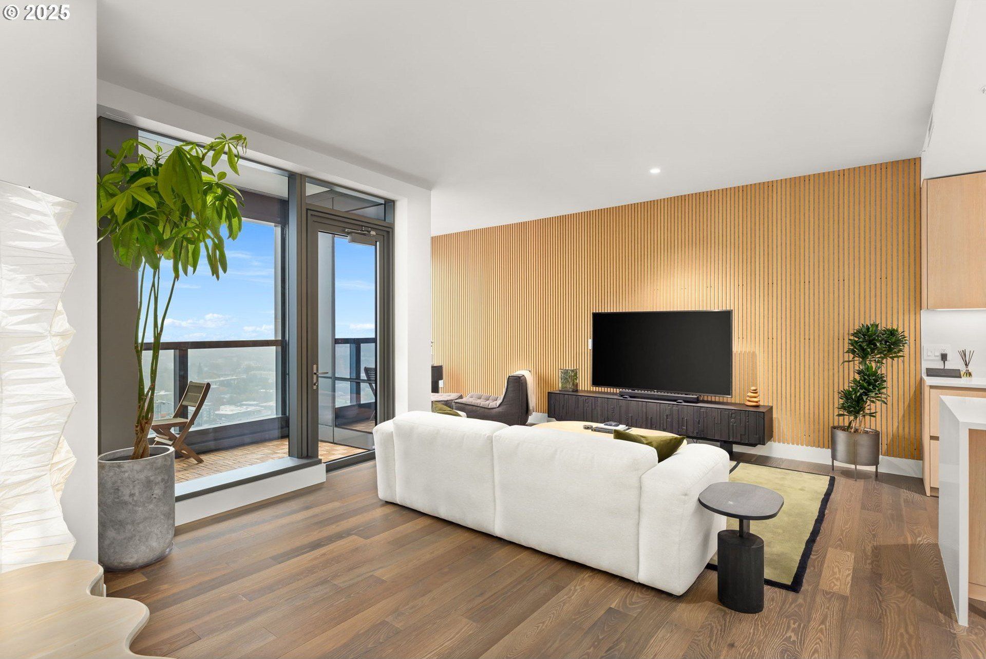 550 Sw 10Th Ave Unit 3003. Portland, OR 97205