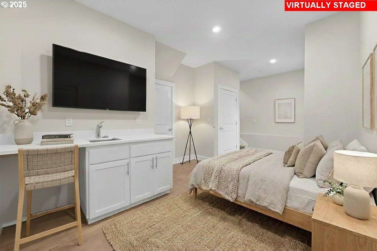 9824 Sw 34Th Pl. Portland, OR 97219