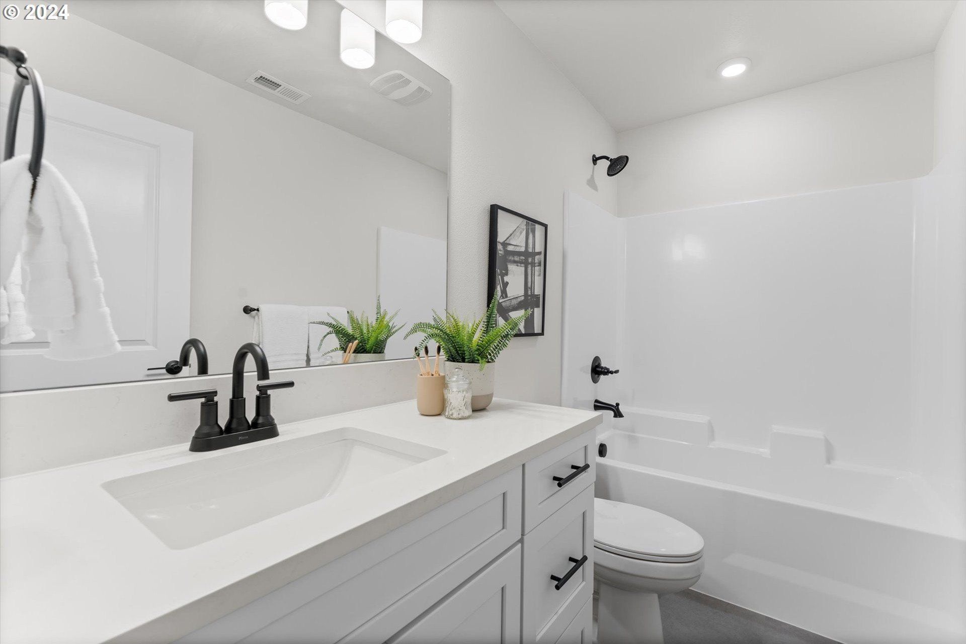 6305 Se Chloe Rose Way. Milwaukie, OR 97267