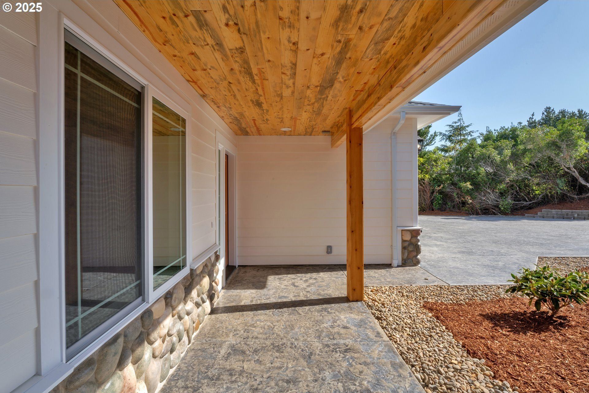 133 Shoreline Dr. Florence, OR 97439