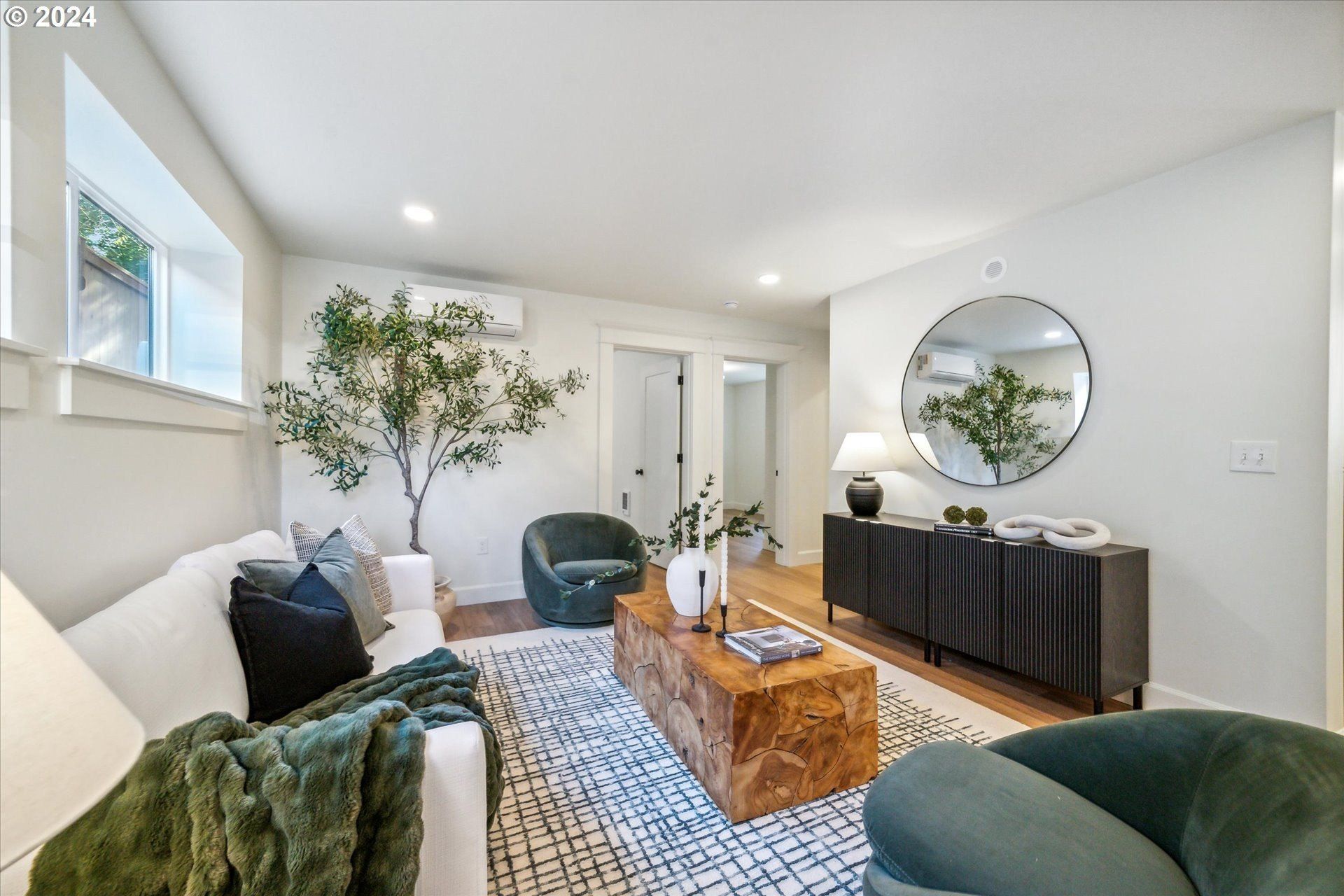 2458 Se Cora St. Portland, OR 97202