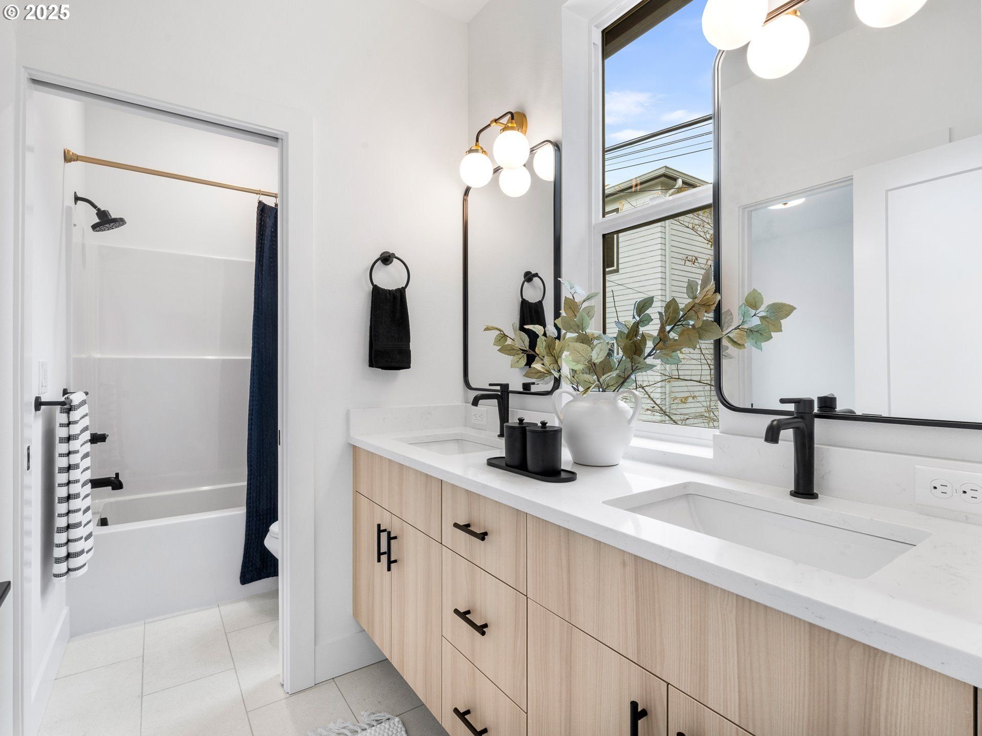 3560 N Haight Ave Unit 6. Portland, OR 97227