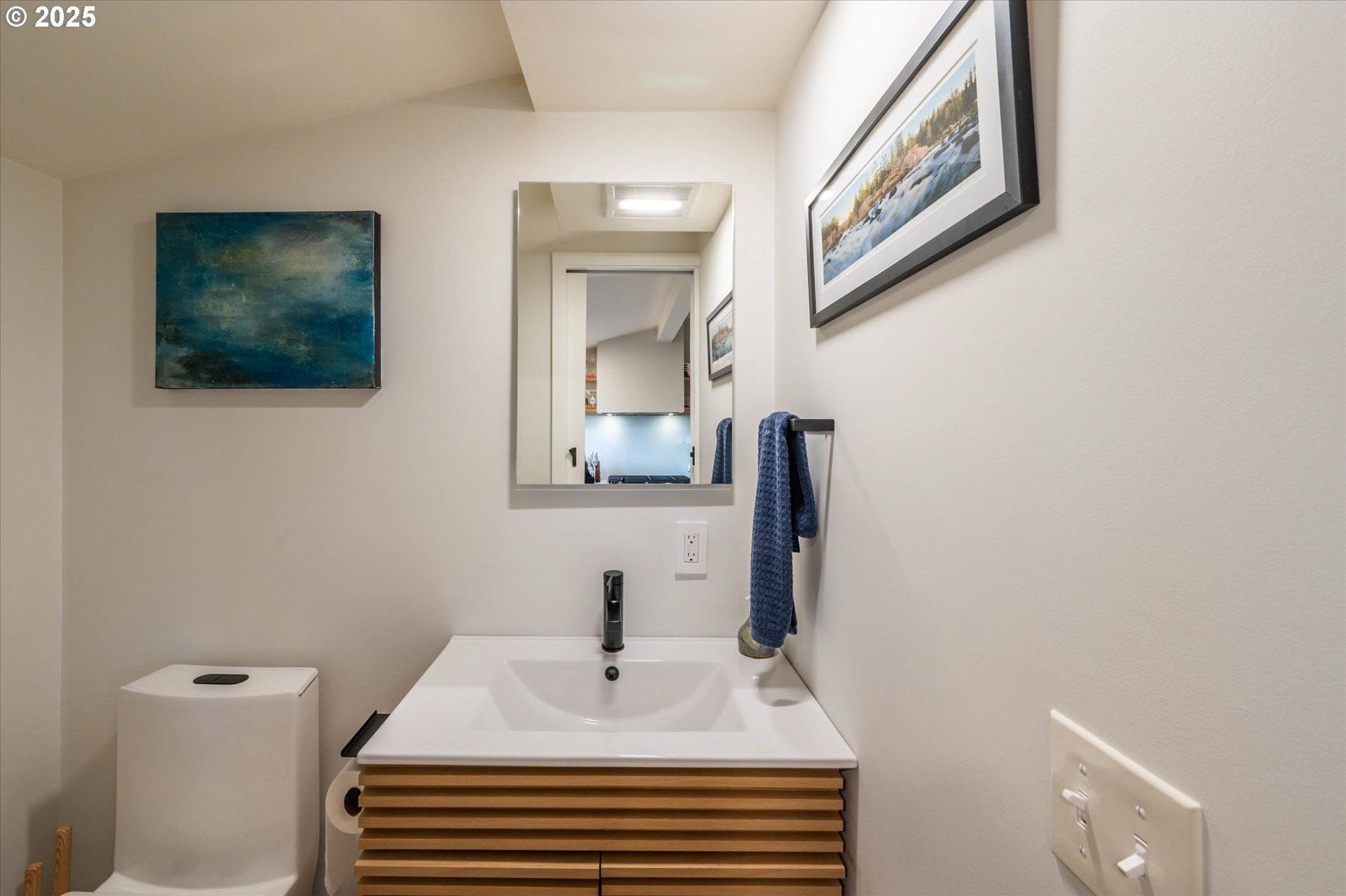 390 4Th St Sw. Bandon, OR 97411