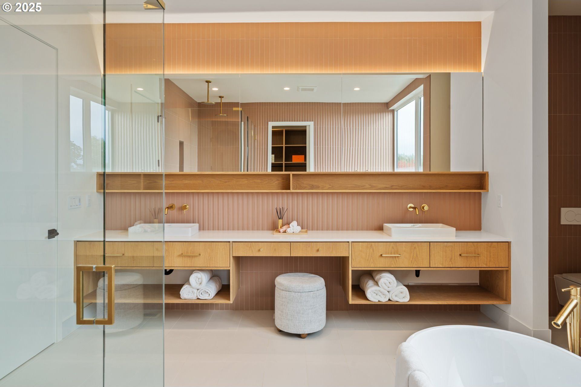 13191 Se Regency View St. Happy Valley, OR 97086