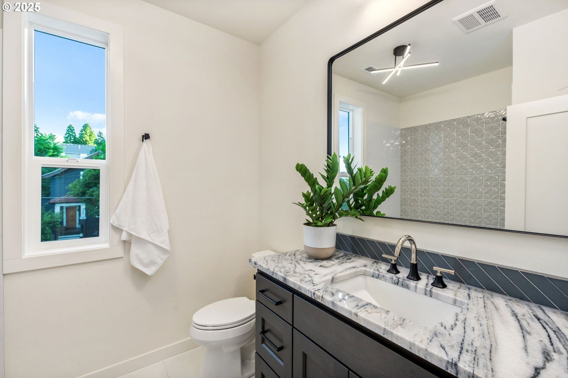 207 S Nebraska St. Portland, OR 97239