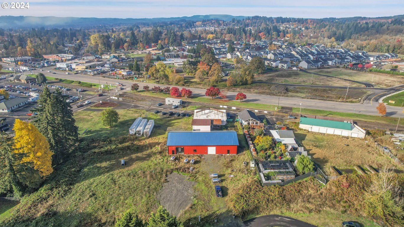 200 Running Dogs Ln. Saint Helens, OR 97051