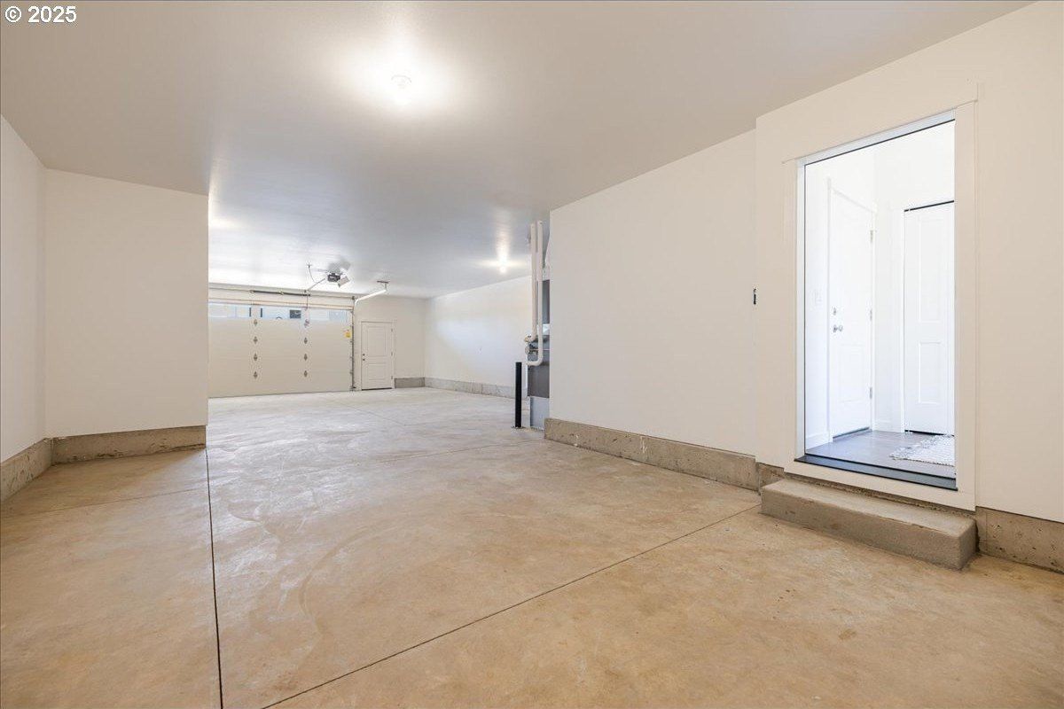 351 Se Shetterly Dr. Dallas, OR 97338