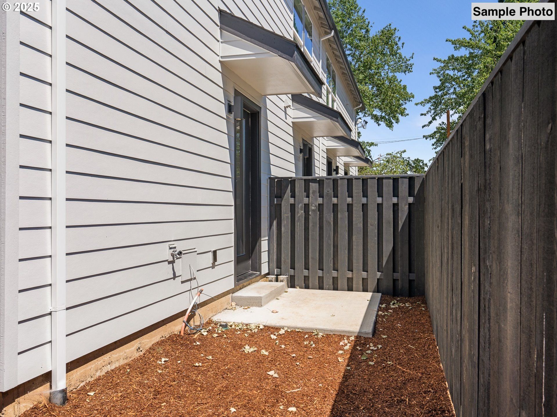 7196 Se Woodward St Unit 3. Portland, OR 97206