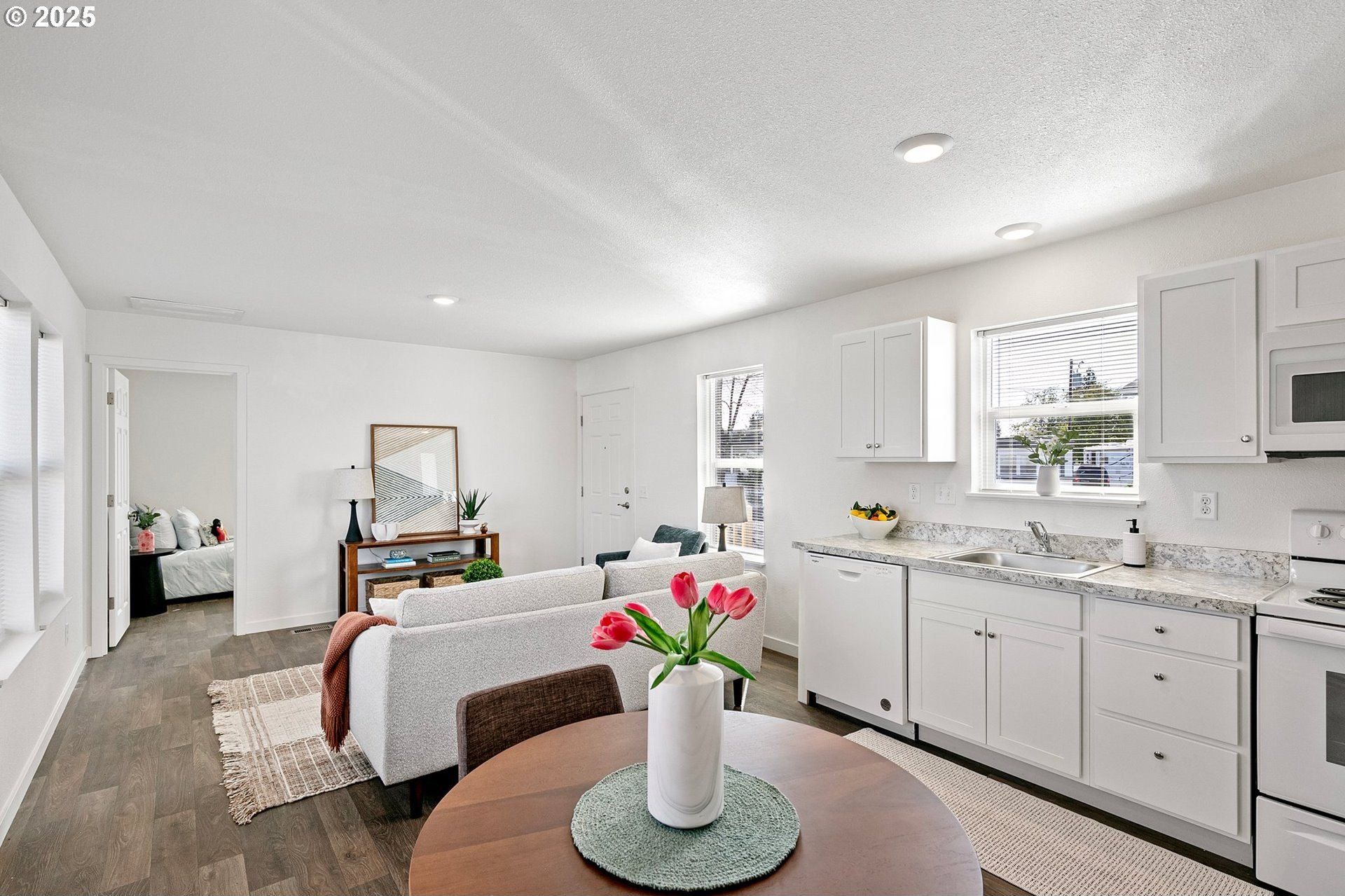 1085 W 1St Ave Unit 8. Junction City, OR 97448