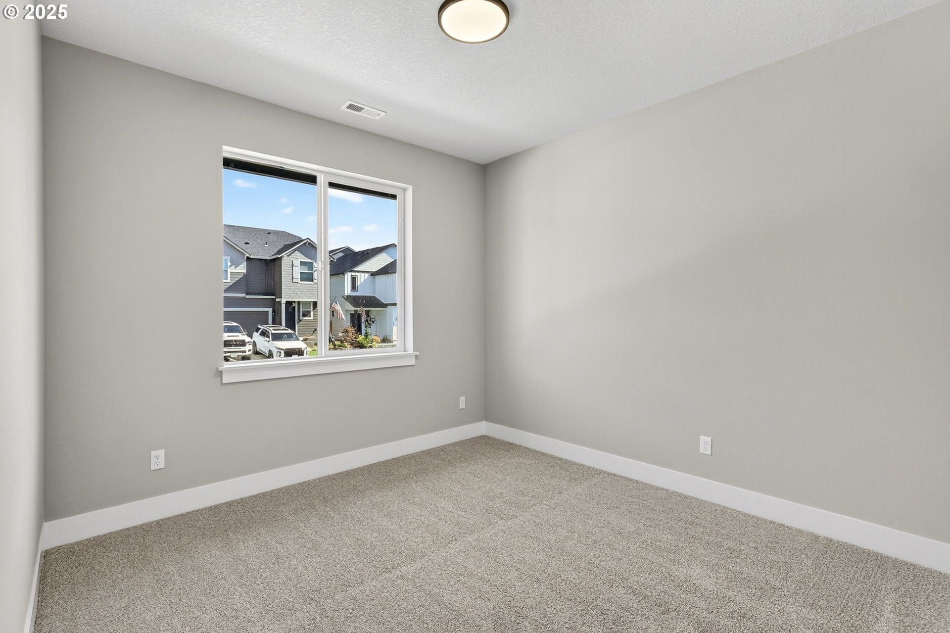 2854 Ne Sweetwater Rd Unit 16. Estacada, OR 97023