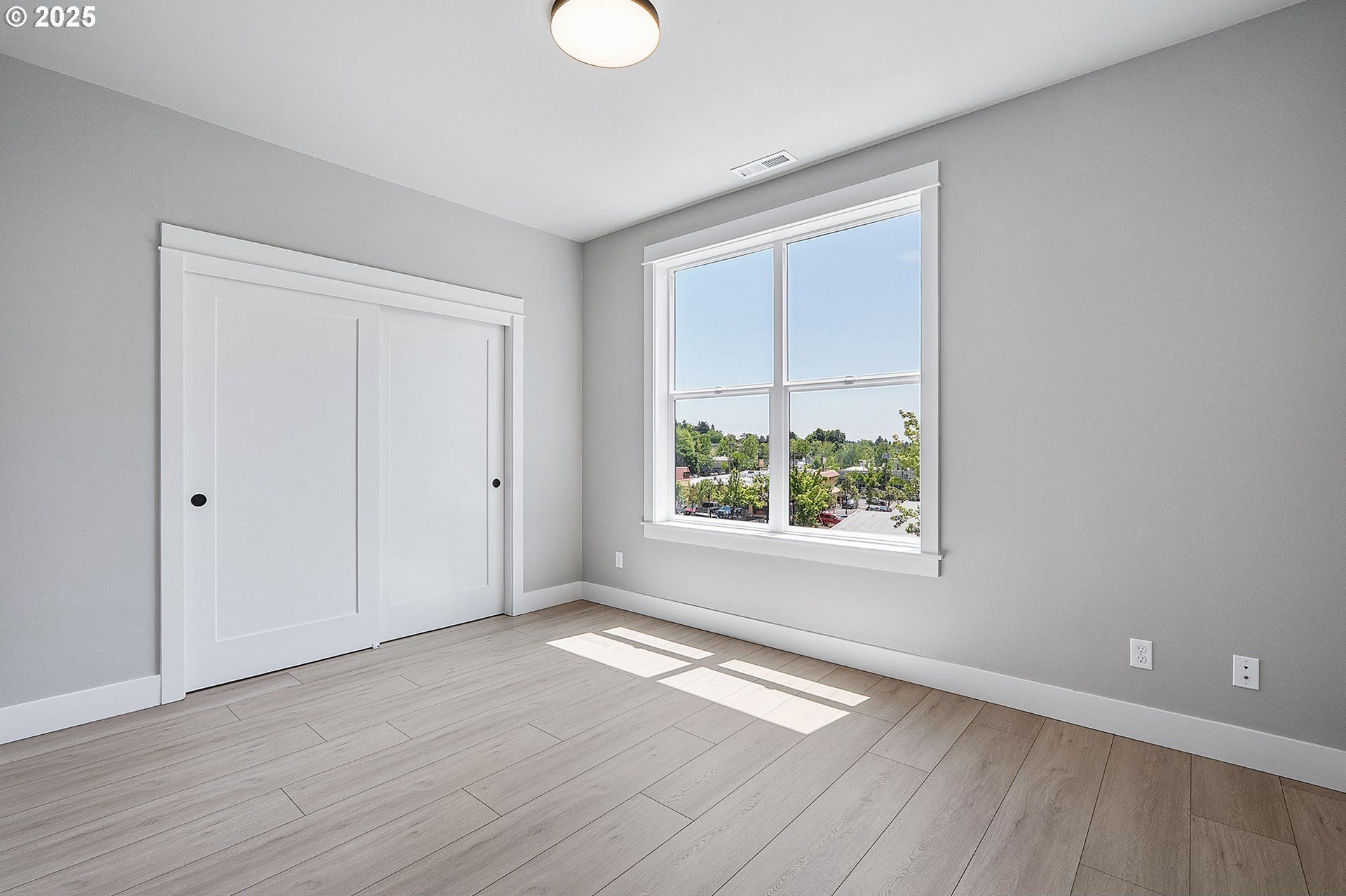 6028 Sw 18Th Dr. Portland, OR 97239