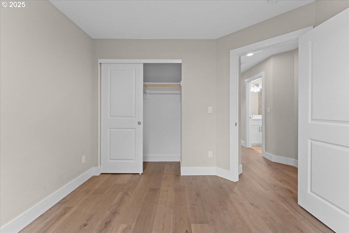 9818 Sw 34 Pl. Portland, OR 97219