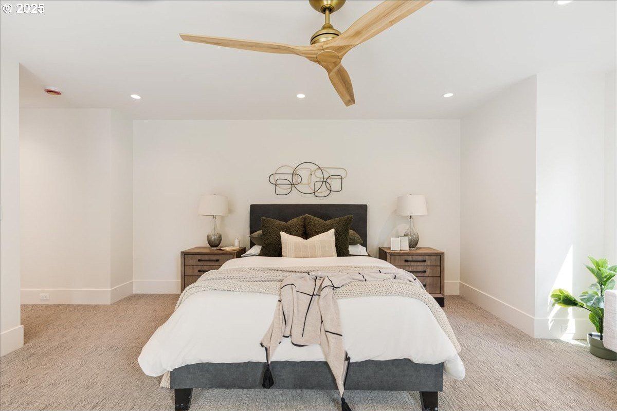 990 Lund St. Lake Oswego, OR 97034