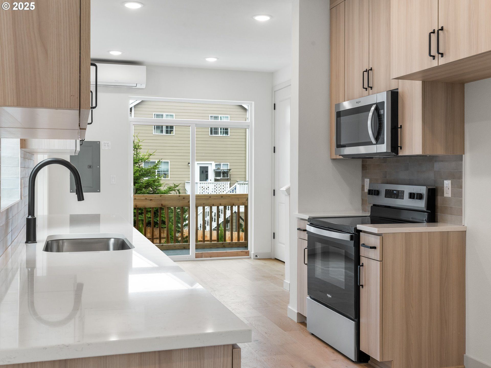 305 Se Jetty Ave. Lincoln City, OR 97367