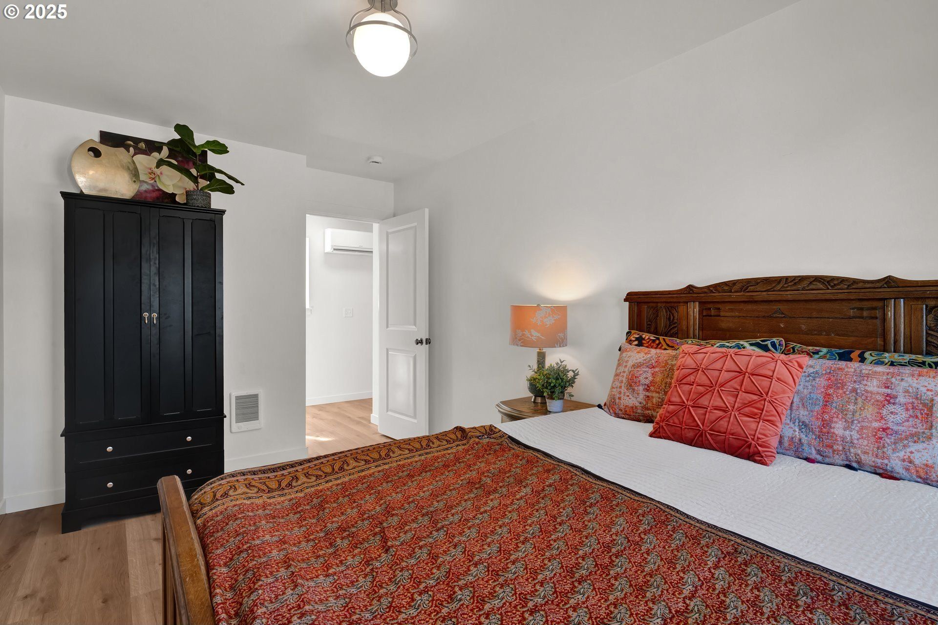 5592 Burnett Ave Unit B. Eugene, OR 97402